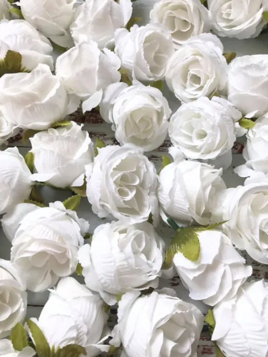 Craft Buddy Royal Roses Forever Flowerz - approx 60 - White Clearance